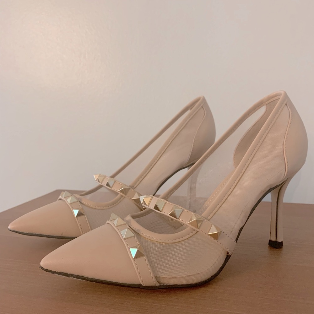 NWOT Taupe/Cream/Blush Gold Stud Heels (size 6)